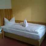 Rose 3*