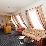 Weinhotel Rose ホテル フォルカッハ
