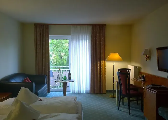 Hotell Weinhotel Rose 3*